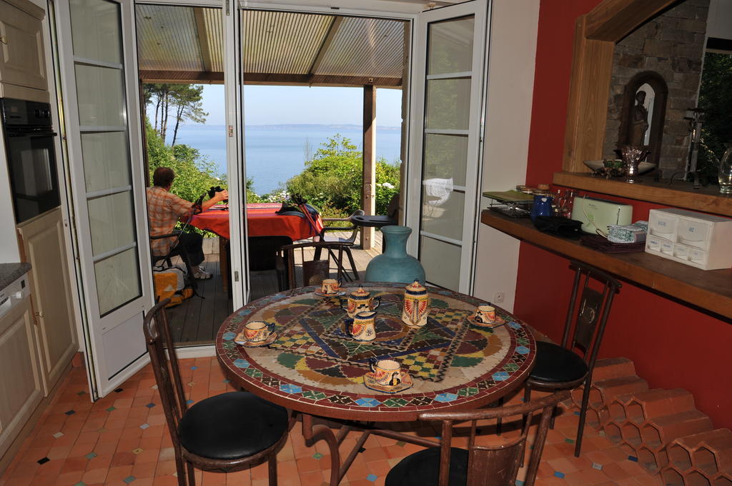 Les Fous De Bassans Bed & Breakfast Poullan-sur-Mer Luaran gambar